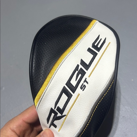 Callaway Rogue 3 Wood Golf Club Head Cover - Picture 8 of 10